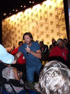 Hugh Jackman shakes hands with Len Wein, creator of the character Wolverine